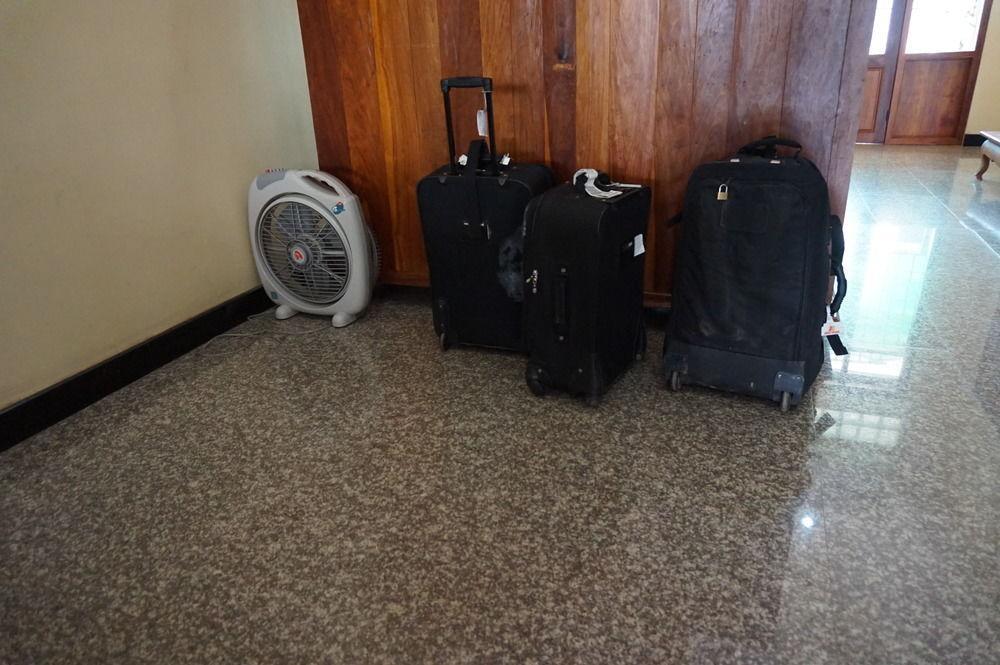 Alisa Guesthouse Pakse Ngoại thất bức ảnh