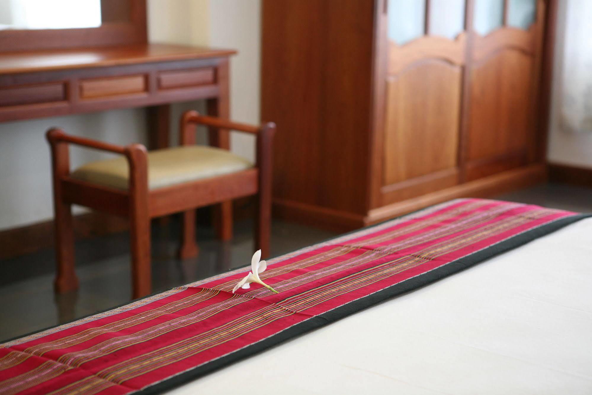 Alisa Guesthouse Pakse Ngoại thất bức ảnh