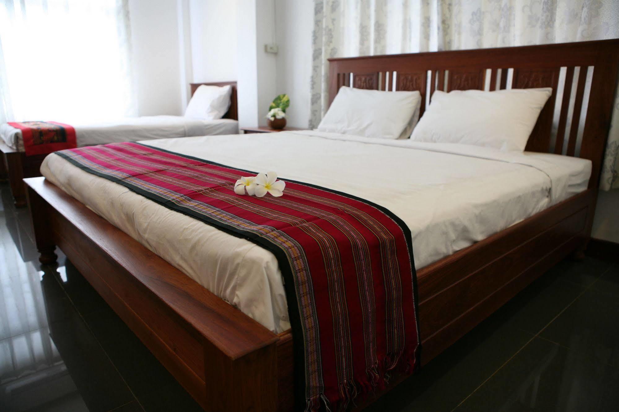 Alisa Guesthouse Pakse Ngoại thất bức ảnh