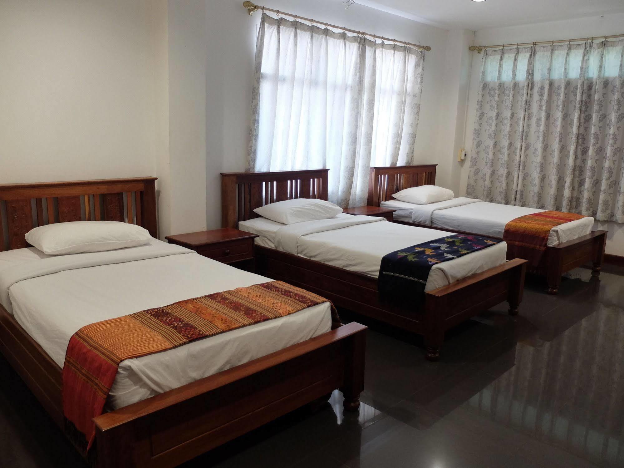 Alisa Guesthouse Pakse Ngoại thất bức ảnh