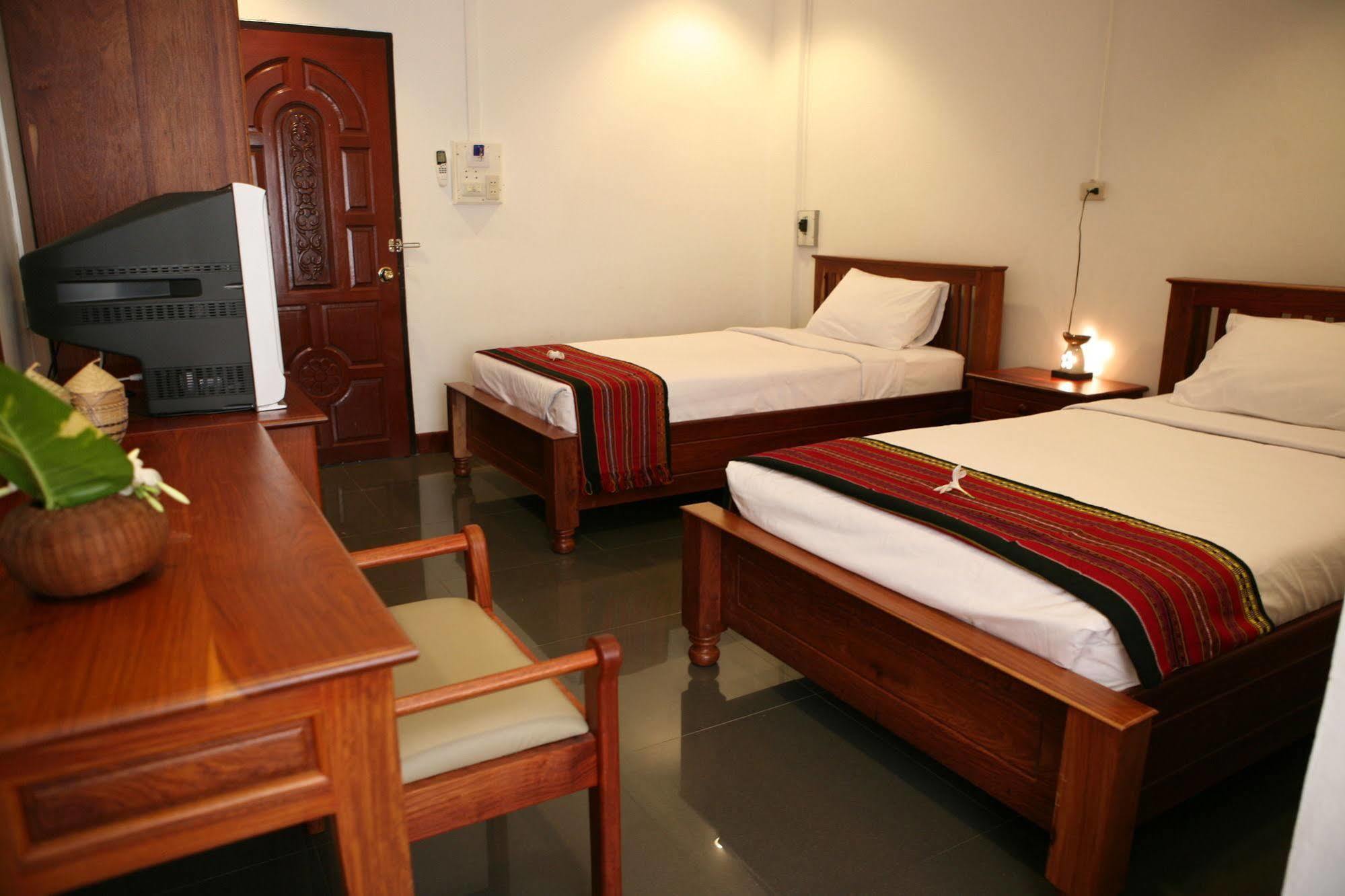Alisa Guesthouse Pakse Ngoại thất bức ảnh