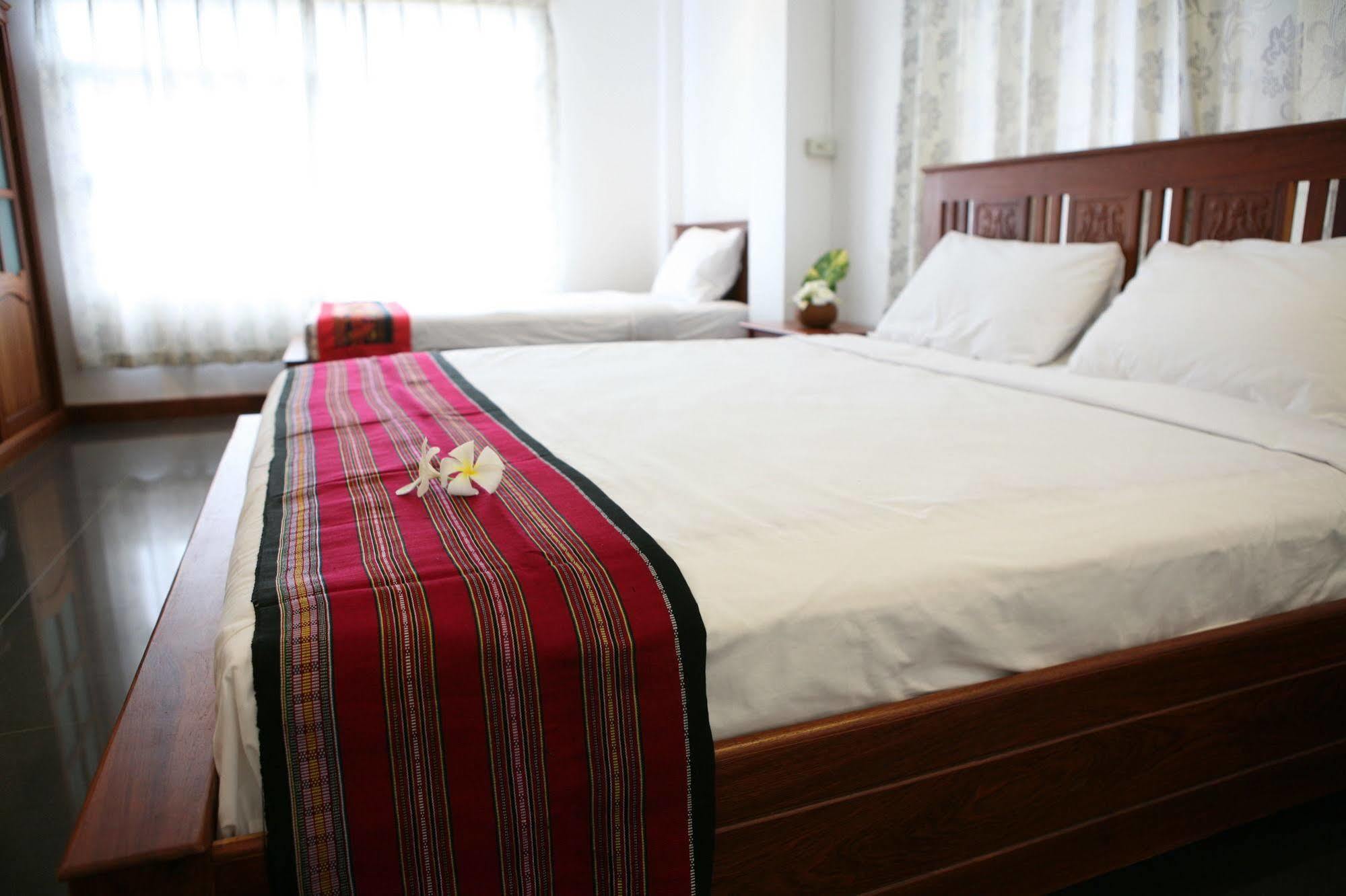 Alisa Guesthouse Pakse Ngoại thất bức ảnh