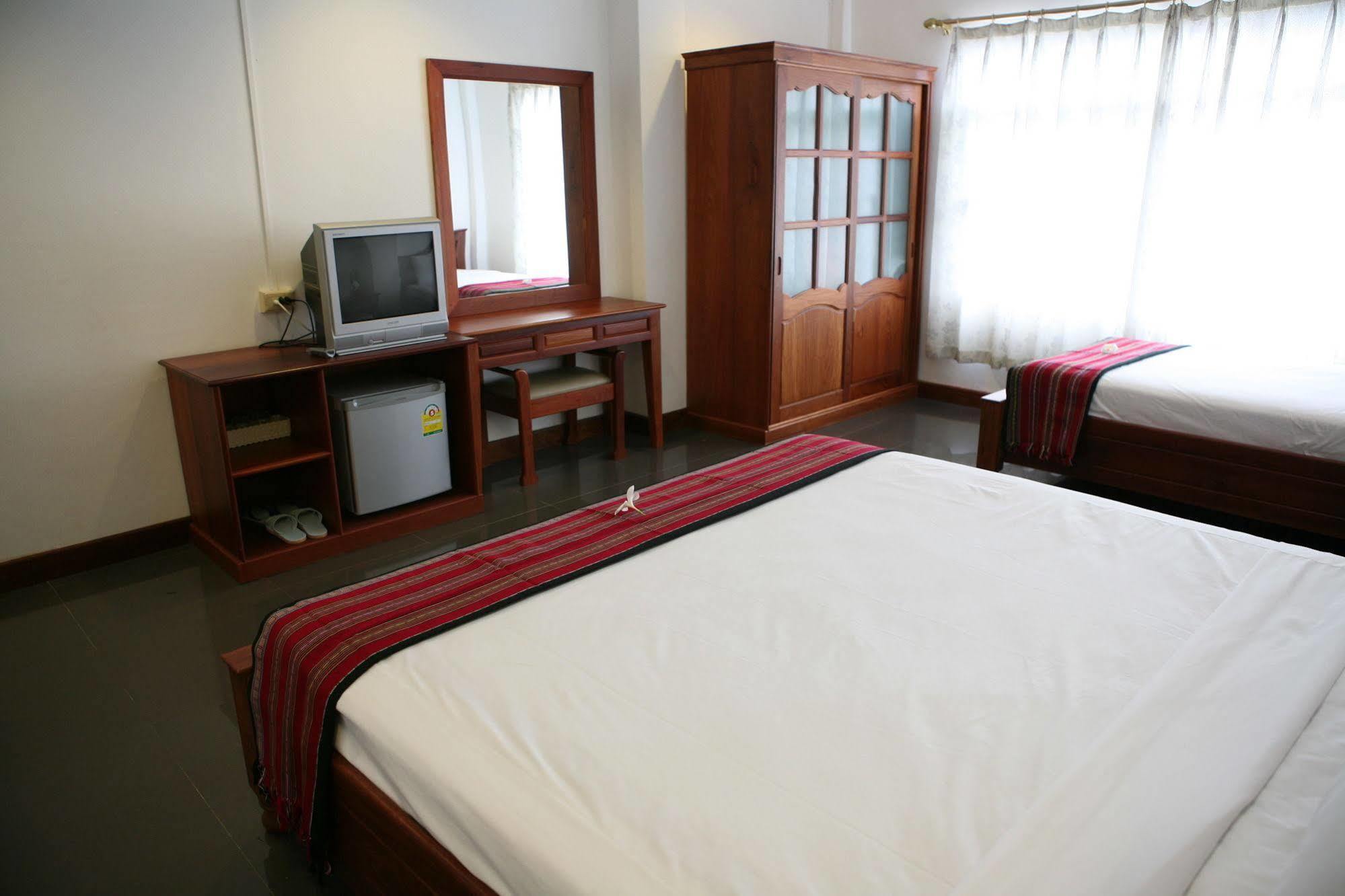 Alisa Guesthouse Pakse Ngoại thất bức ảnh