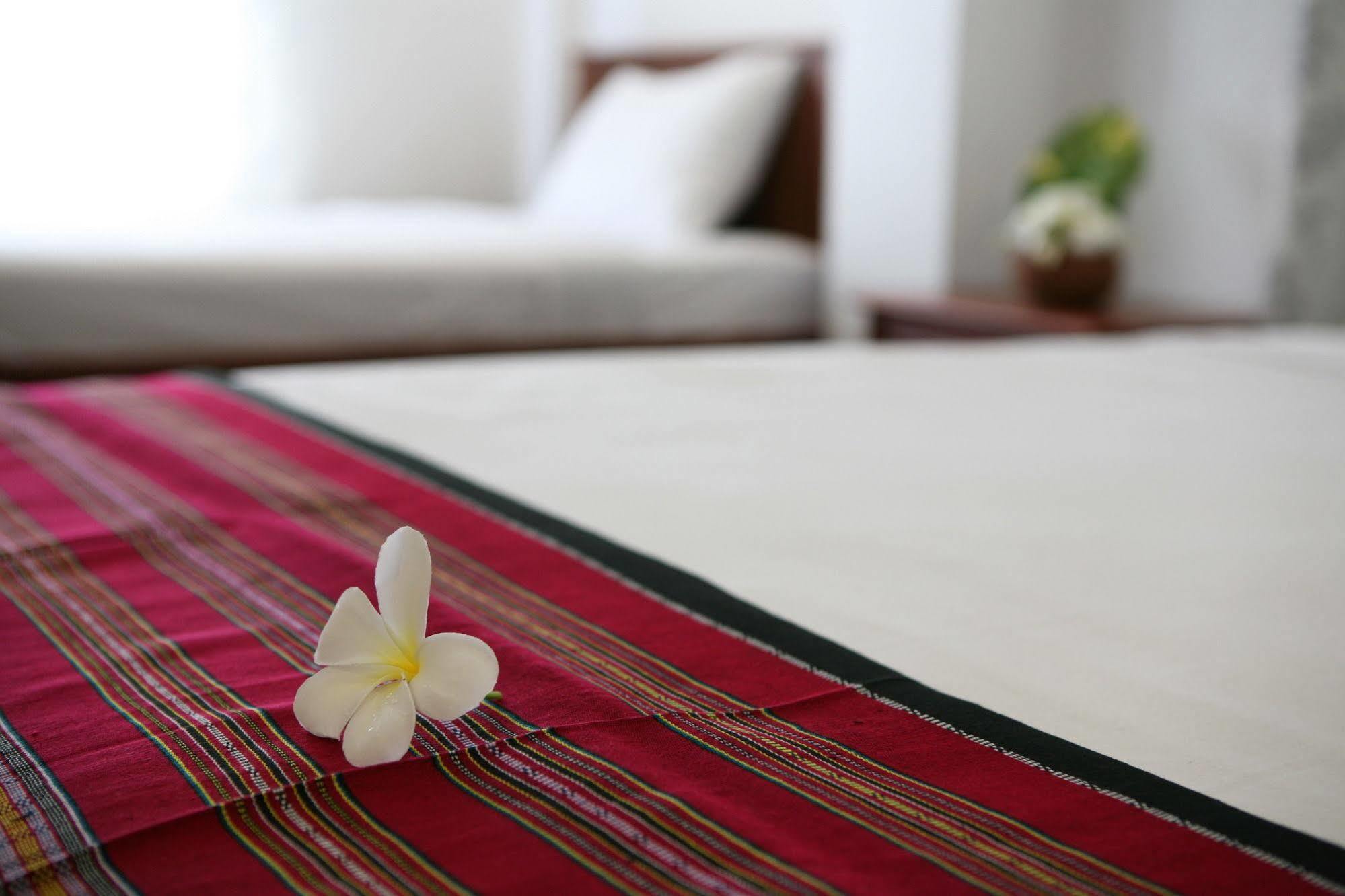 Alisa Guesthouse Pakse Ngoại thất bức ảnh